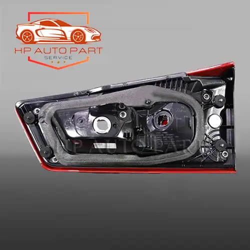 Đèn hậu mảnh trong Toyota Innova 2016-2019 815910K050