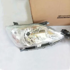 Đèn pha Toyota Innova 2012-2015 811300K520