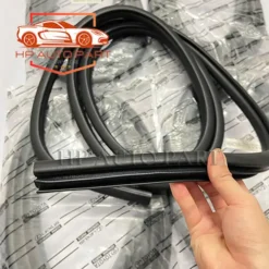 Ron thân Toyota Innova 2007-2015 623320K030